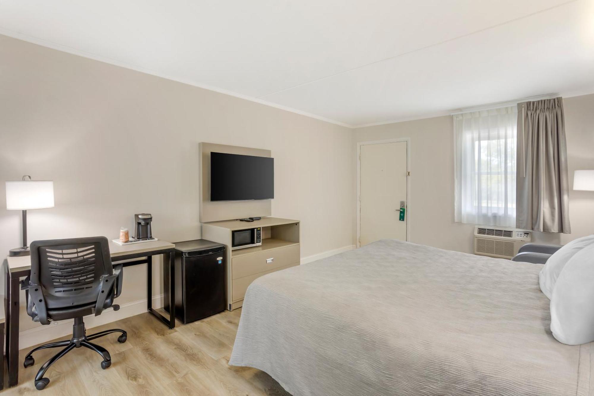 Quality Inn Smoketown  Екстер'єр фото
