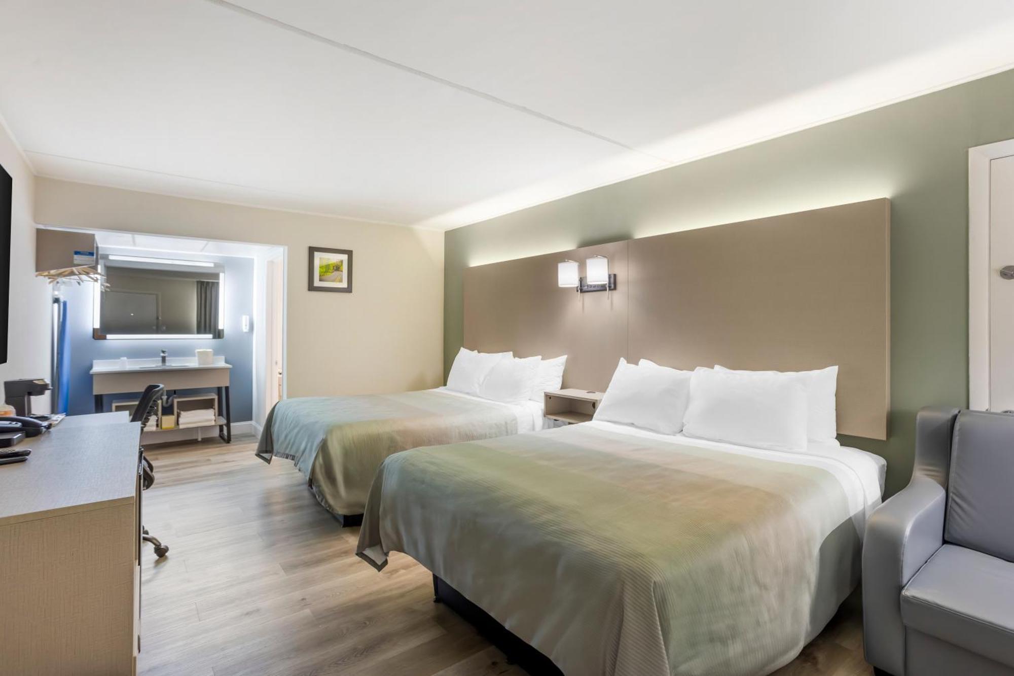 Quality Inn Smoketown  Екстер'єр фото