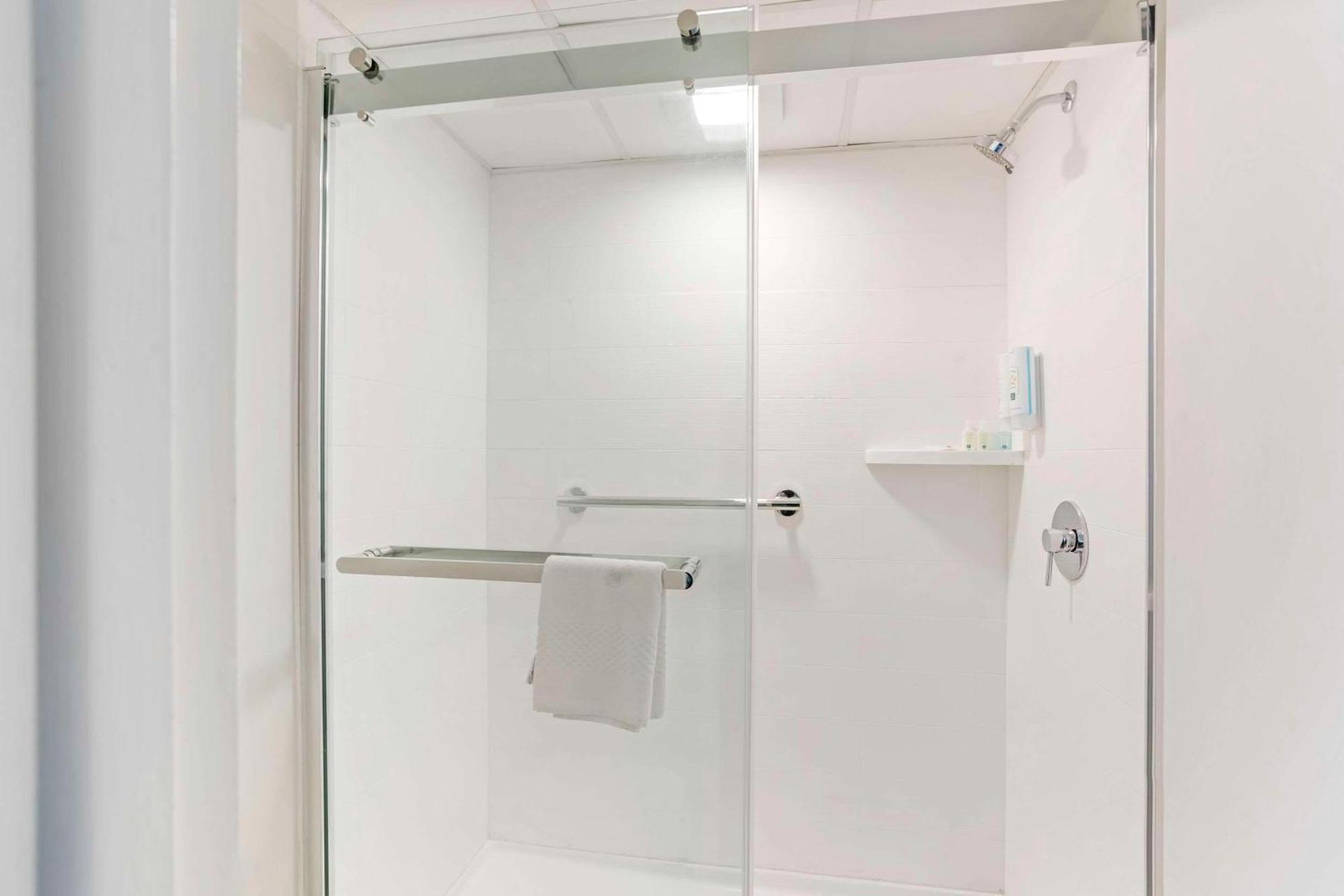 Quality Inn Smoketown  Екстер'єр фото