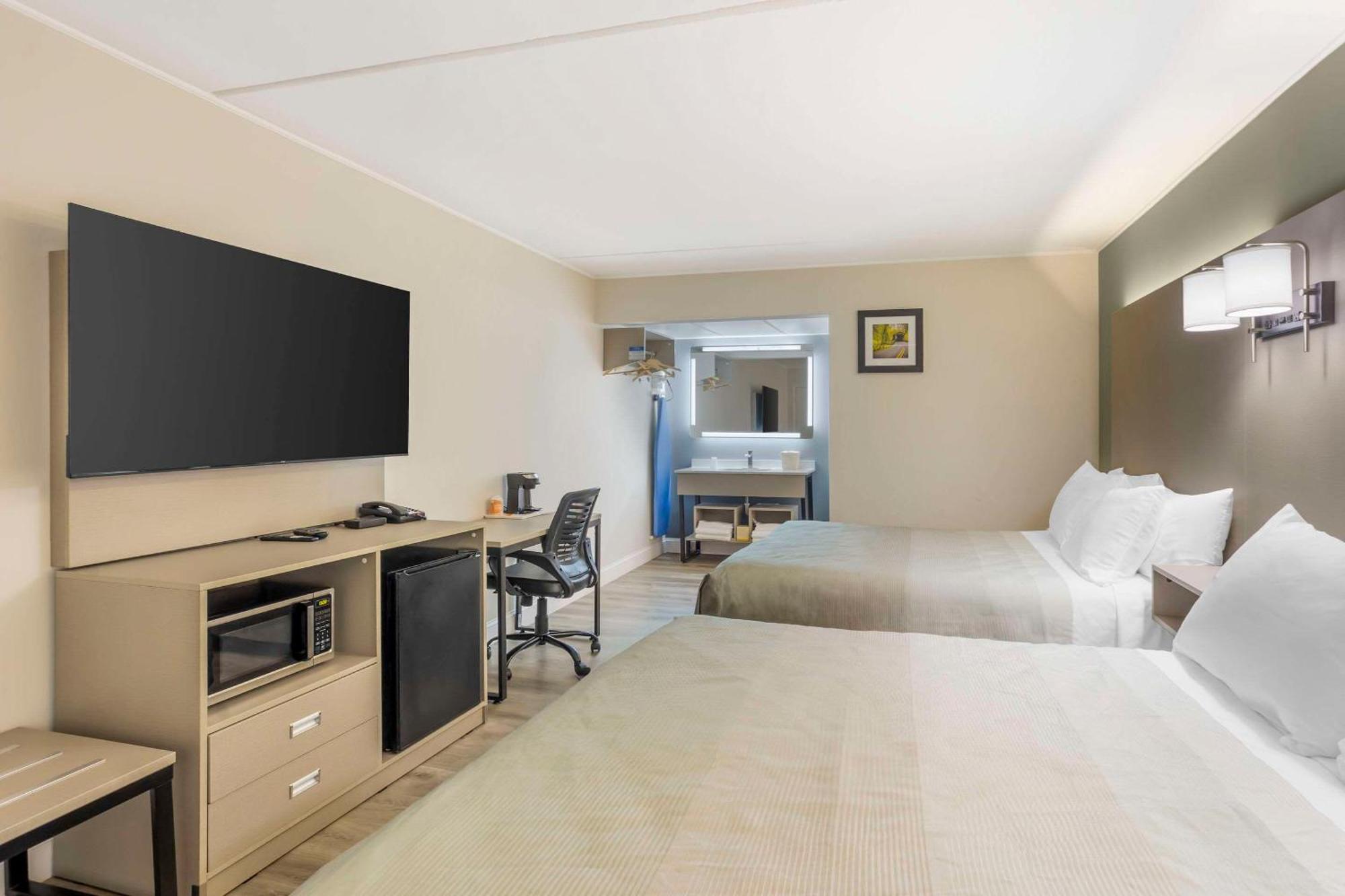 Quality Inn Smoketown  Екстер'єр фото
