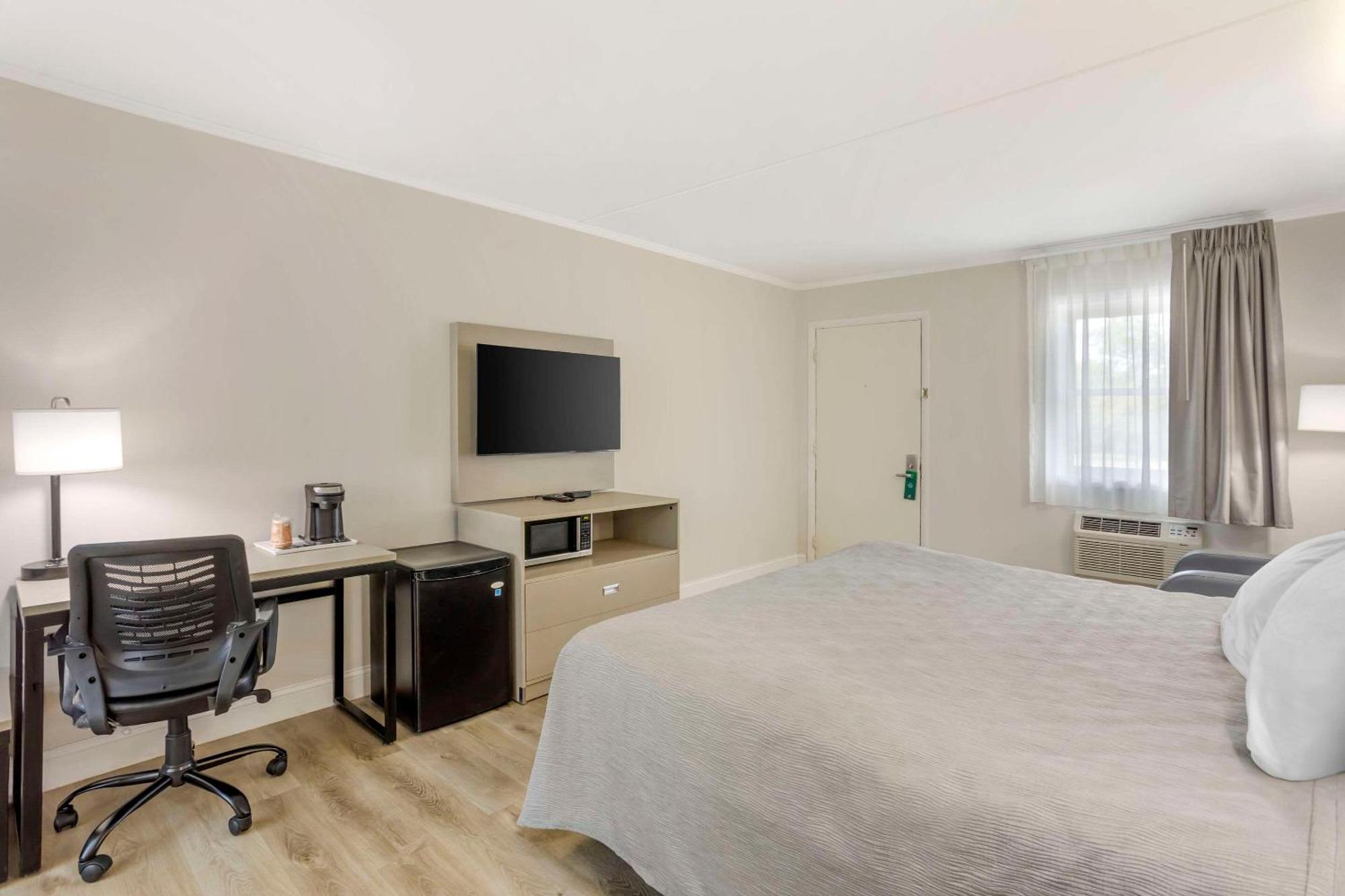 Quality Inn Smoketown  Екстер'єр фото